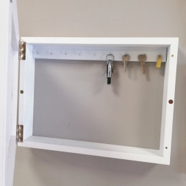 Cubre contador blanco OlasDM con llavero 2