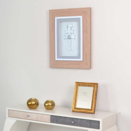 Cuadro con Cruz de Caravaca Plata y marco Roble