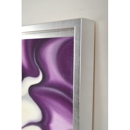 CUADRO LIRIO CON MORADO Y MARCO PLATA