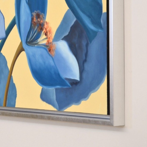 CUADRO FLOR AZUL CON MARCO PLATA